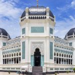 Masjid Raya Al Mashun di Medan menjadi salah satu warisan bangunan bersejarah yang memperkaya pemahaman tentang arsitektur dan budaya kota.
