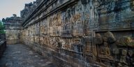 Budaya Indonesia dipengaruhi Hindu-Buddha melalui candi, relief, seni ukir, dan kepercayaan. Kenali sejarah akulturasi budaya Nusantara.