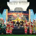 Budaya Indonesia mencerminkan keragaman tradisi, seni, dan adat lokal yang membentuk identitas bangsa serta memperkuat kehidupan sosial.
