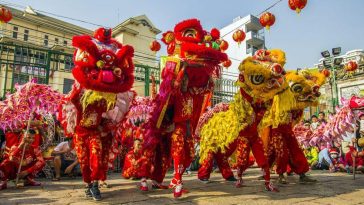 Budaya Indonesia dan Tiongkok berpadu dalam barongsai, lumpia Semarang, dan pempek Palembang. Simak sejarah akulturasi seni dan kuliner.