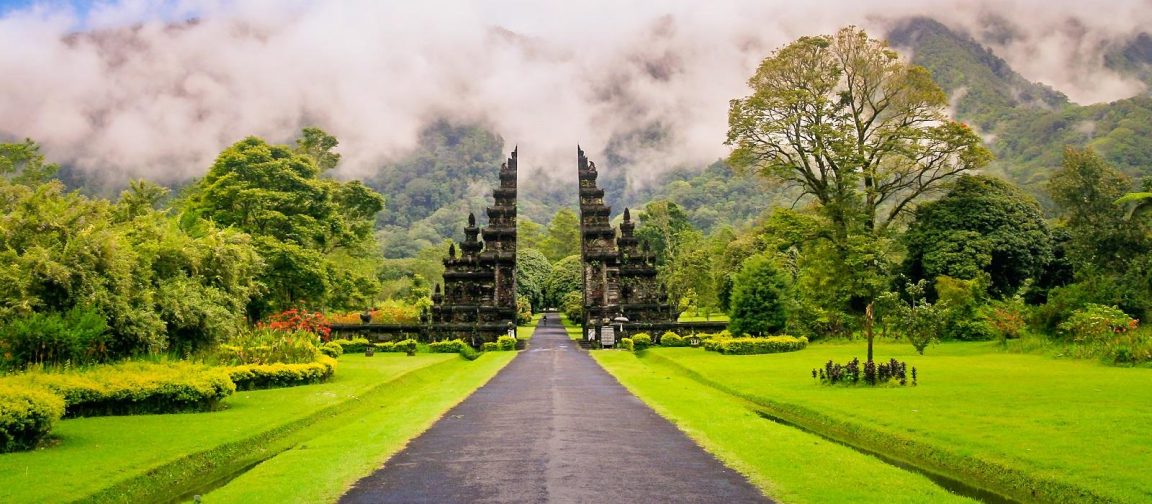 Situs bersejarah Bali menyimpan jejak budaya Indonesia yang bernilai edukasi, memperkuat identitas lokal, dan mendukung wisata budaya berkelanjutan.