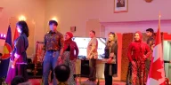 KBRI Ottawa gelar peragaan batik untuk memperkuat diplomasi budaya Indonesia di Kanada dan mengenalkan kekayaan batik Nusantara.