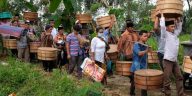Tradisi Sadranan di Kaloran, Temanggung, menjadi wujud syukur kepada leluhur dan alam melalui ritual di makam, sungai, dan sumber irigasi.