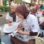 Hari Batik Nasional di Yogyakarta dirayakan lewat aksi 1.001 pembatik di Malioboro untuk melibatkan generasi muda melestarikan batik Indonesia.