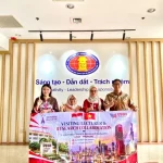 UNESA memperkenalkan batik melalui pelatihan topeng batik di Vietnam untuk membangun dialog antarbudaya dan memperkuat kerja sama akademik.