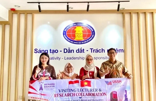 UNESA memperkenalkan batik melalui pelatihan topeng batik di Vietnam untuk membangun dialog antarbudaya dan memperkuat kerja sama akademik.