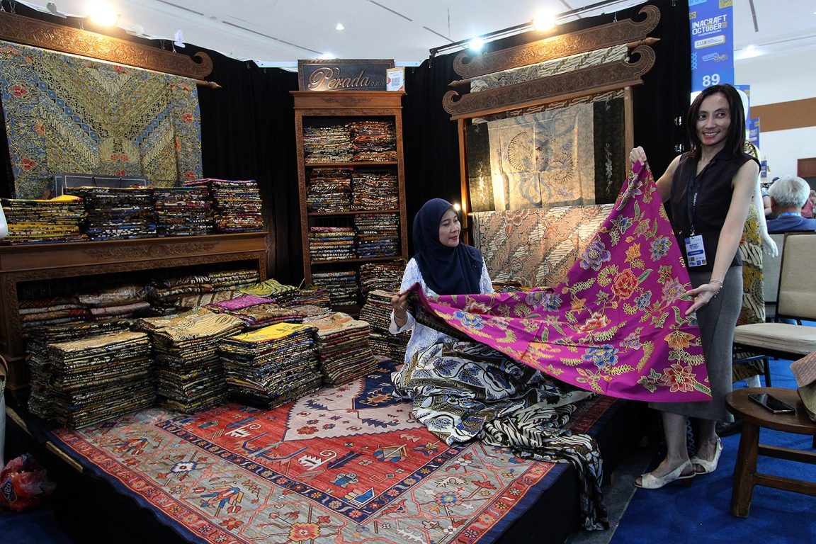 Perada Batik hadir di INACRAFT 2026 dengan batik tulis yang memadukan tradisi, teknologi, dan kreativitas generasi muda.