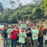 Sebanyak 40 media Sindikasi Media Network menjelajahi Ketep Pass Magelang bersama Merapi Merbabu Jeep, menyusuri desa di lereng gunung.